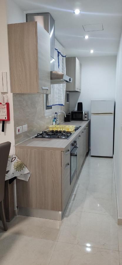 One Bed Room Apartment With Terrace Марсаскала Екстериор снимка