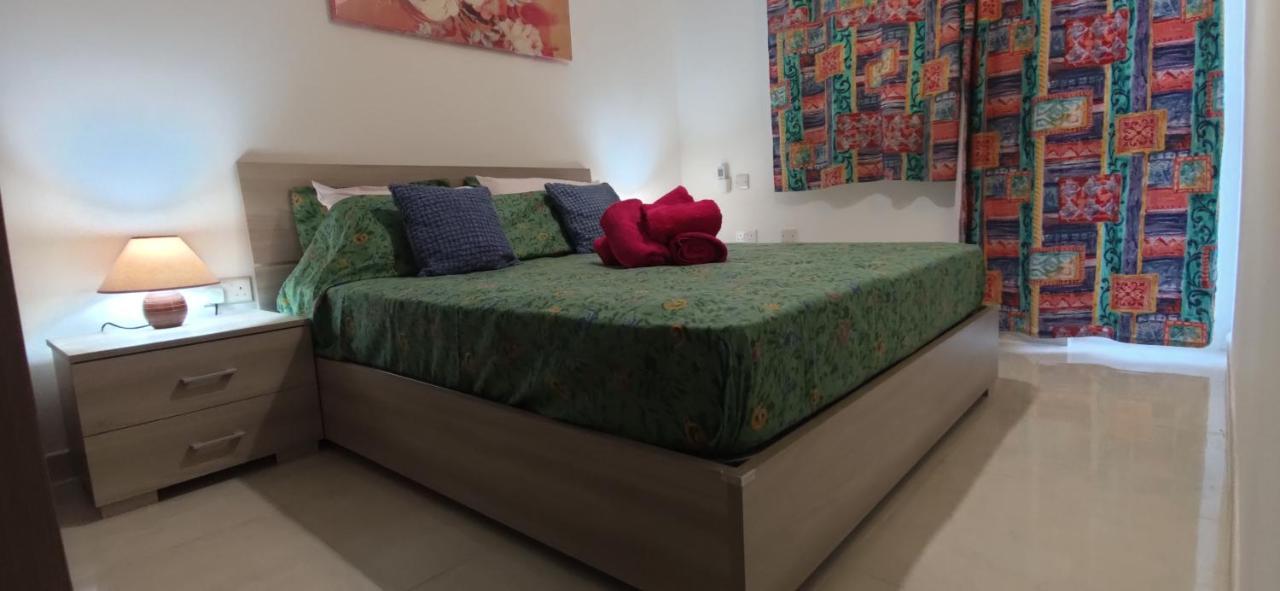 One Bed Room Apartment With Terrace Марсаскала Екстериор снимка