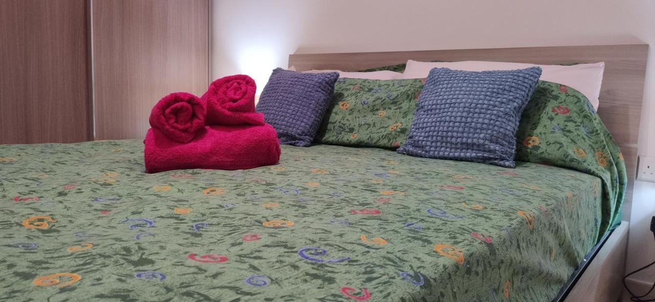 One Bed Room Apartment With Terrace Марсаскала Екстериор снимка