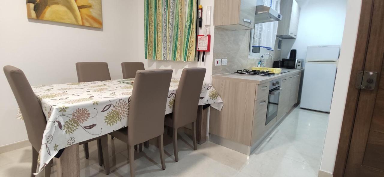 One Bed Room Apartment With Terrace Марсаскала Екстериор снимка
