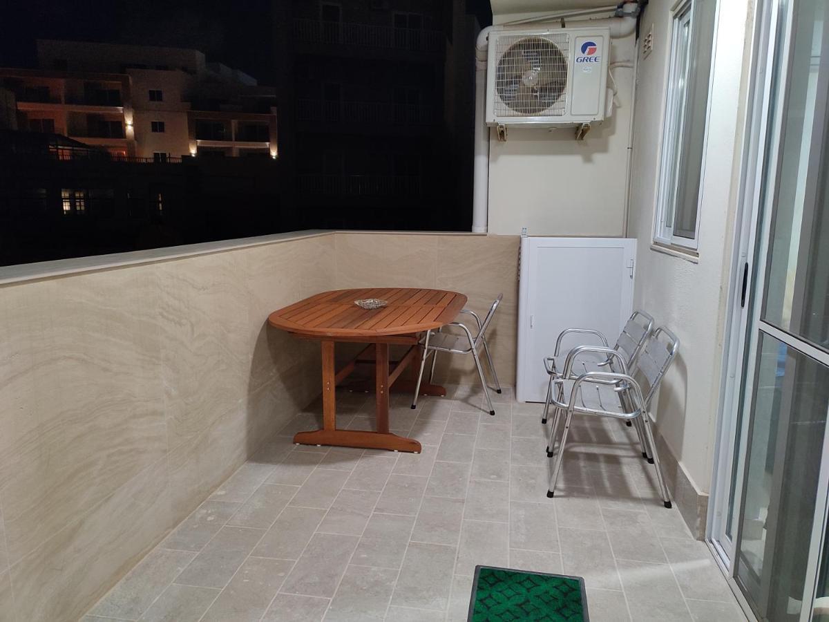 One Bed Room Apartment With Terrace Марсаскала Екстериор снимка