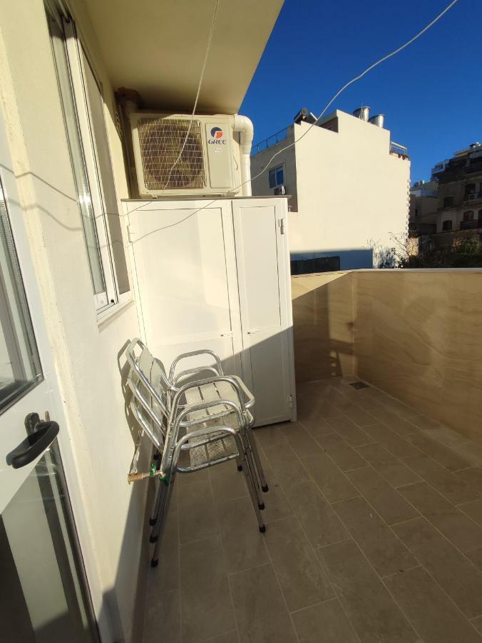 One Bed Room Apartment With Terrace Марсаскала Екстериор снимка