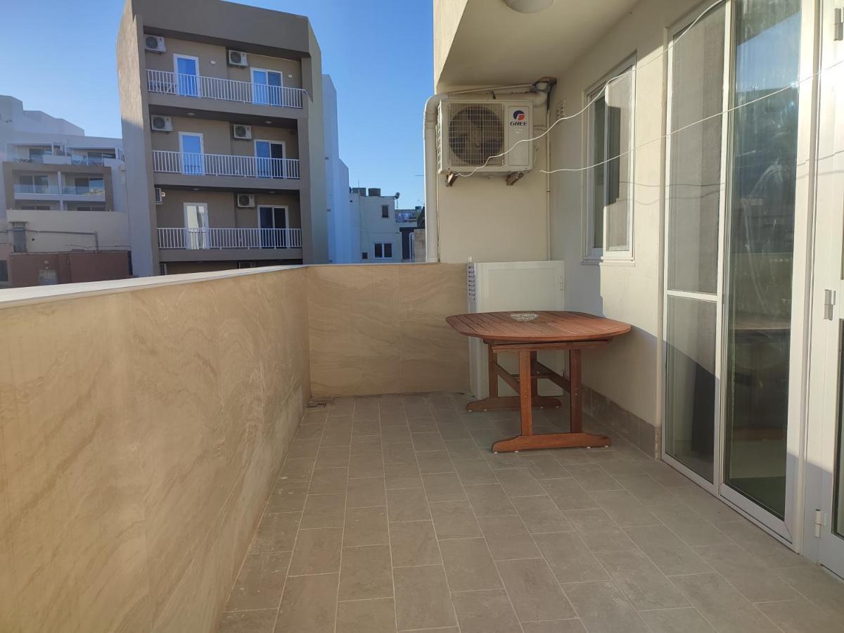 One Bed Room Apartment With Terrace Марсаскала Екстериор снимка