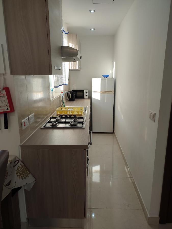 One Bed Room Apartment With Terrace Марсаскала Екстериор снимка